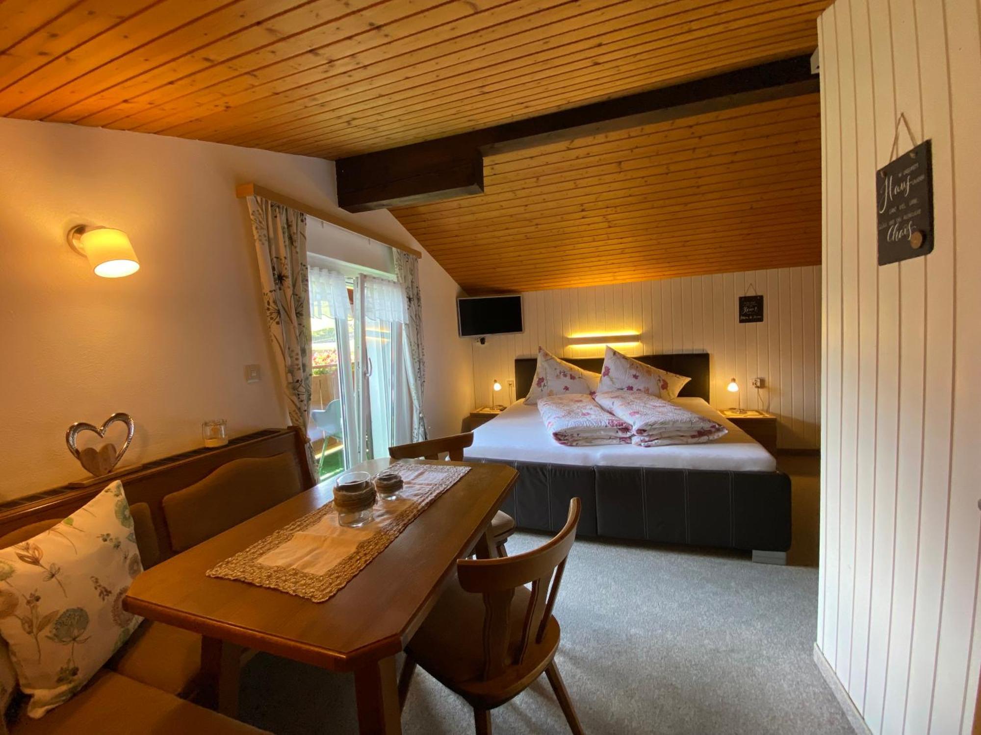 Gaestehaus Hoeck Schruns Bagian luar foto