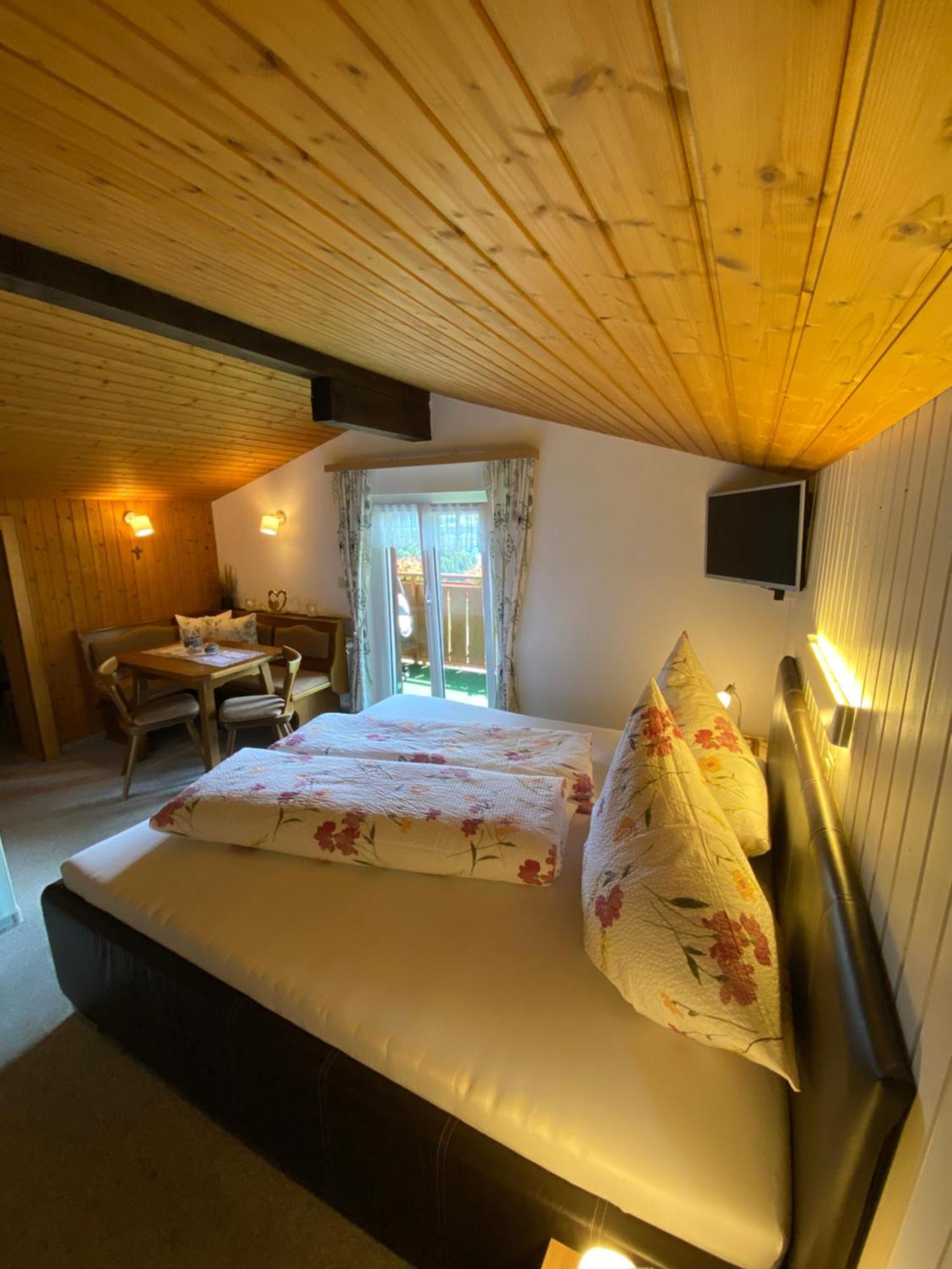 Gaestehaus Hoeck Schruns Bagian luar foto